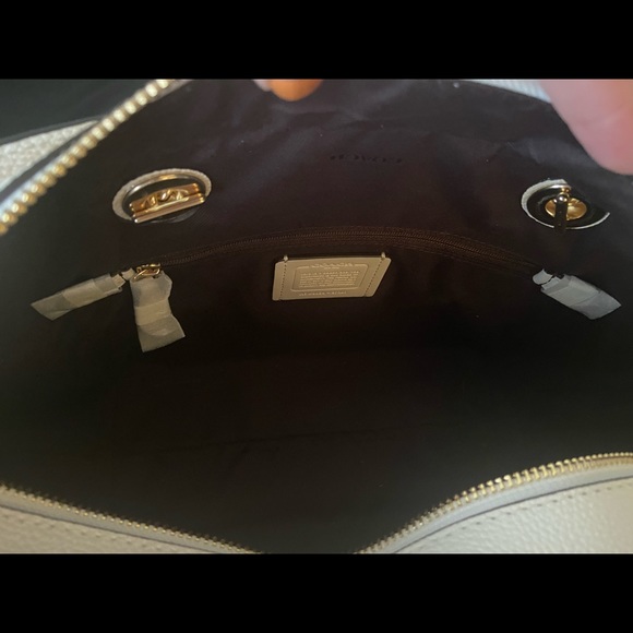 Coach Tote Leather - Picture 9 of 14